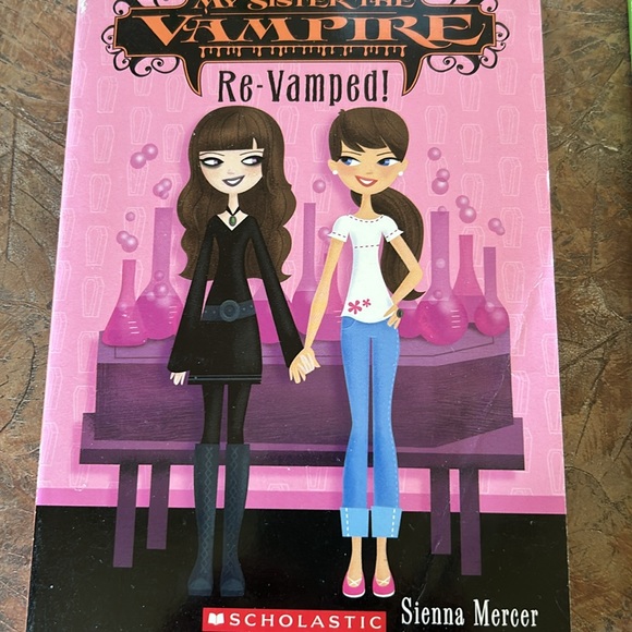 My sister the Vampire two book bundle - Picture 2 of 7